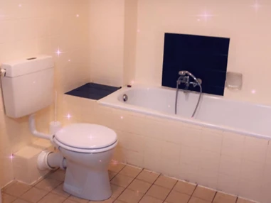 Monteurzimmer: Badezimmer - Zolic Edvina