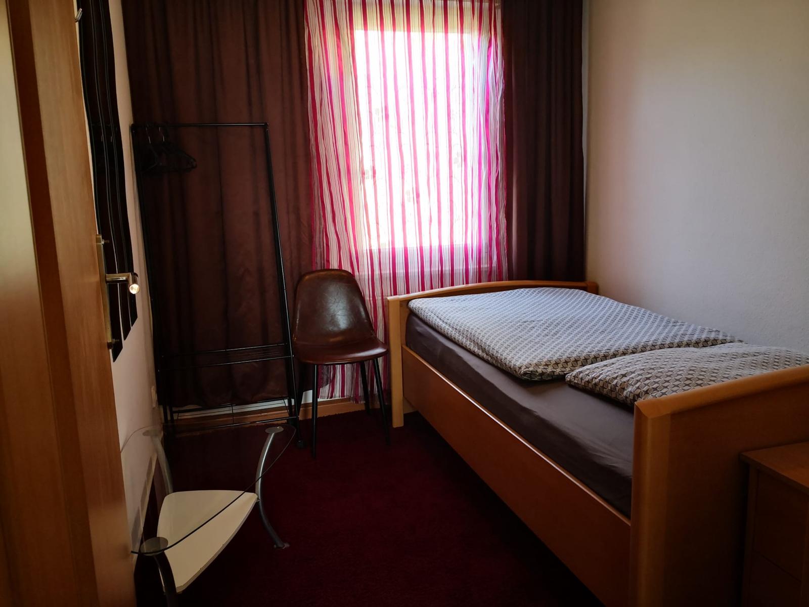 Monteurzimmer: 8 Appartements für 4-50 Personen