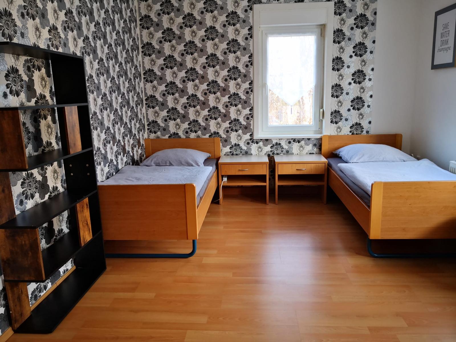 Monteurzimmer: 8 Appartements für 4-50 Personen