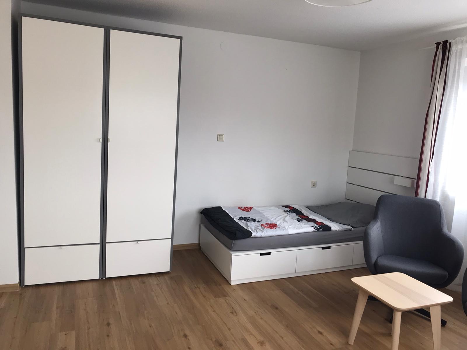 Monteurwohnung - Plochingen - Wohnen auf Zeit in Stuttgart Köngen max. 4 Personen  - Ferienwohnung ideal für Monteure mit Küche und eigenem Bad in Stuttgart Köngen 