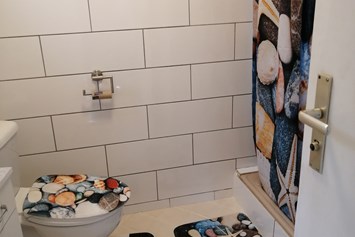 Monteurzimmer: Badezimmer - Ferienwohnung "TAL-ECK"