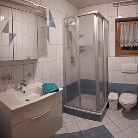 Monteurzimmer: Badezimmer FEWO 1 - Ferienhaus Sporer 
