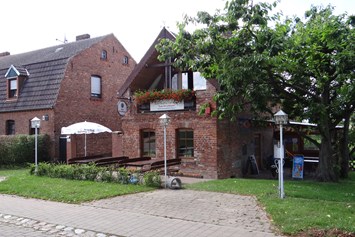 Monteurzimmer: Herberge im Hauptgebäude und Nebengebäude (separate Eingänge)  - Zum-Kirschbaum Herberge Greiffenberg