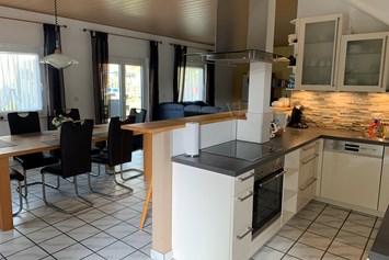 Monteurzimmer: Wohnung Gartenblick mit 110 m2 für bis zu 6 Personen - Haag Ferienwohnungen