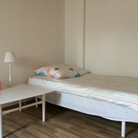 Monteurzimmer: Große und helle Monteurzimmer Wohnung in zentraler Lage ab sofort Frei!!