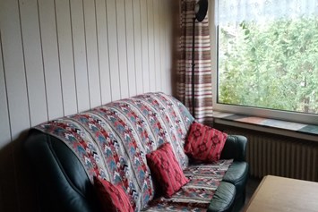 Monteurzimmer: Couch - Inge Gorke
