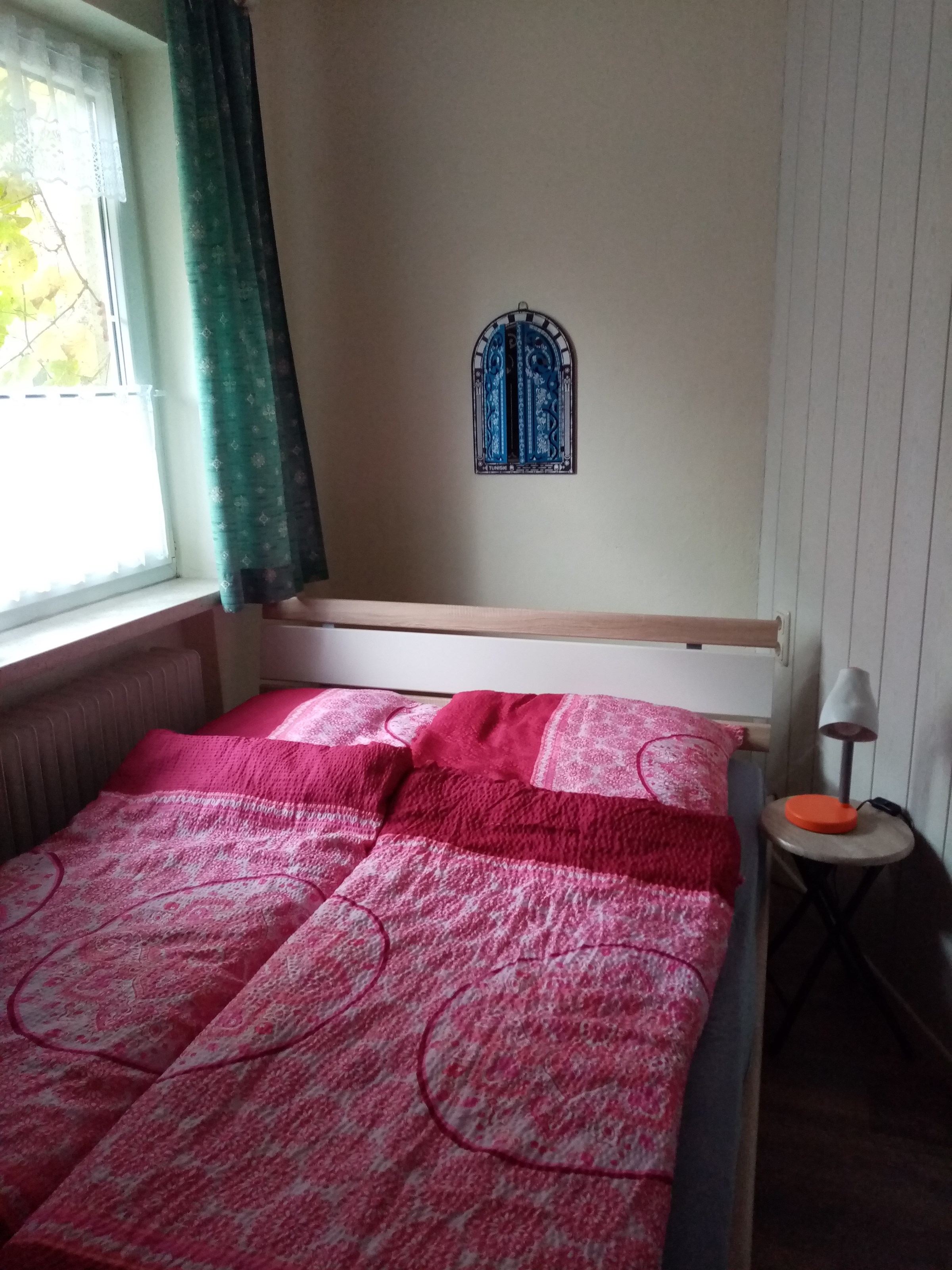 Monteurwohnung - Hage - Schlafzimmer mit Doppelbett - Inge Gorke