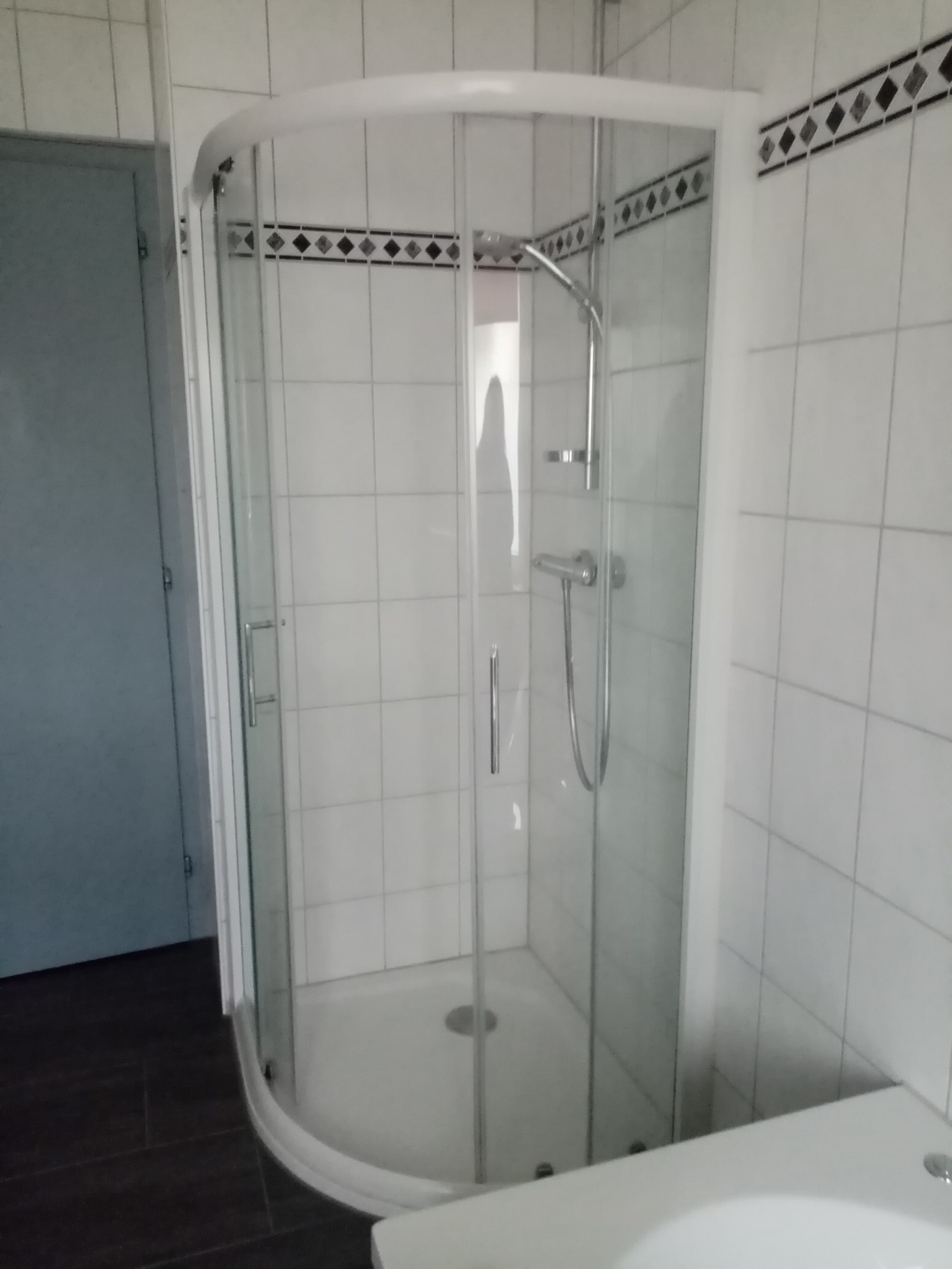 Monteurwohnung - Hage - Dusche - Inge Gorke