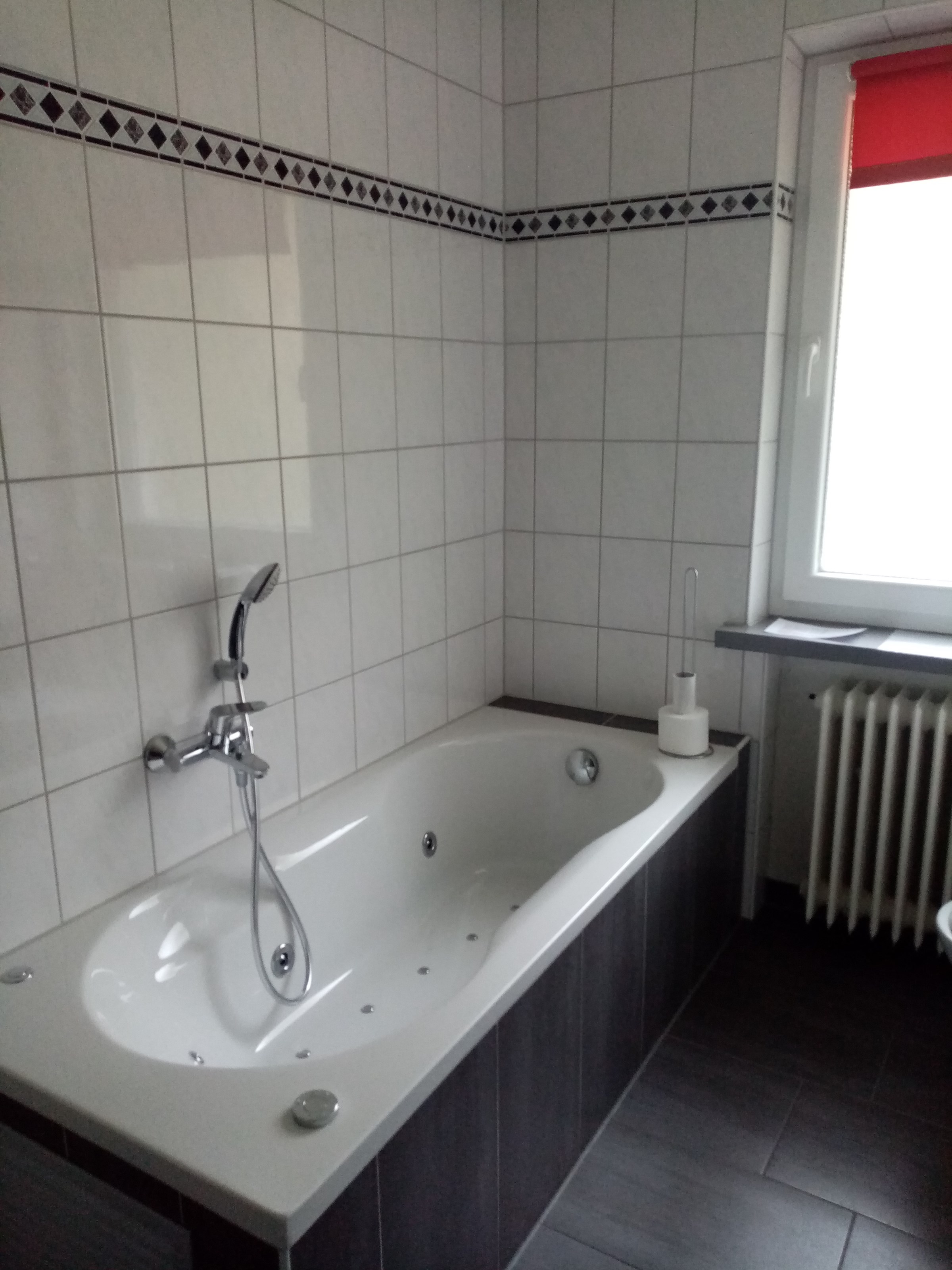 Monteurwohnung - Hage - Badewanne - Inge Gorke