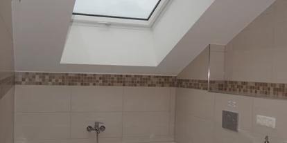 Monteurwohnung - Bettwäsche: Bettwäsche gegen Gebühr - Deutschland - Badezimmer - Monteurzimmer Trebur