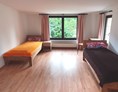 Monteurzimmer: Schlafzimmer im Obergeschoss - Appartement 1 in Waldesruh ab 3 Monaten