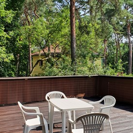 Monteurzimmer: Große sonnige Terrasse - Appartement 1 in Waldesruh ab 3 Monaten