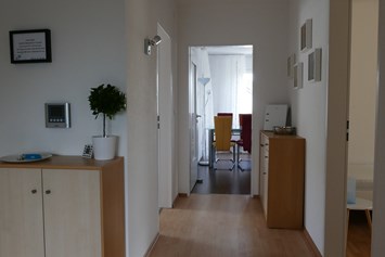Monteurzimmer: Der geräumige Eingangsbereich - guest apartment niederalfingen // Aalen-Ellwangen-Heidenheim-Schwäbisch Gmünd