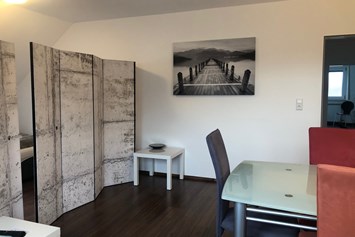 Monteurzimmer: aus der anderen Sicht - guest apartment niederalfingen // Aalen-Ellwangen-Heidenheim-Schwäbisch Gmünd