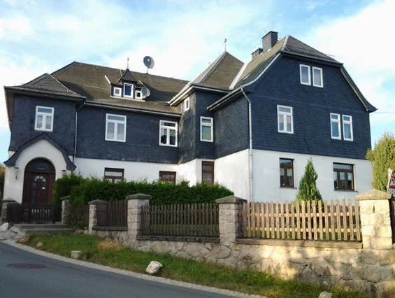 Monteurzimmer: Haus vorne - Alte Schule Heberndorf