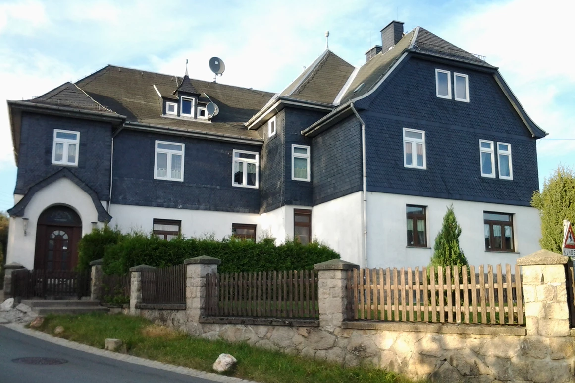 Monteurzimmer: Haus vorne - Alte Schule Heberndorf
