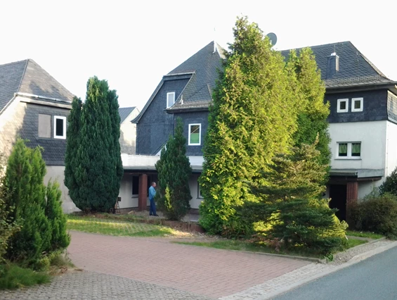 Monteurzimmer: Haus hinten - Alte Schule Heberndorf