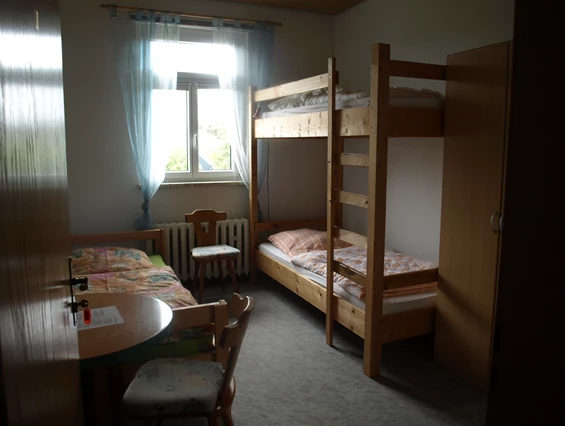 Monteurzimmer: Zimmer 1 
1 - 3 Personen
mit eigenem Bad - Alte Schule Heberndorf