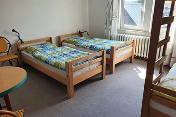 Monteurzimmer: Zimmer 5
2 - 4 Personen
Bad - Alte Schule Heberndorf