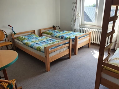 Monteurzimmer: Zimmer 5
2 - 4 Personen
Bad - Alte Schule Heberndorf
