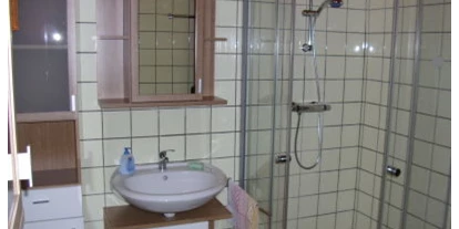 Monteurwohnung - Bad Hersfeld - Bad mit Dusche - Heidrun Brand Ferienwohnung