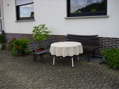 Monteurzimmer: Rauerzone vor dem Haus - Heidrun Brand Ferienwohnung