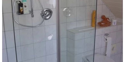 Monteurwohnung - Bad Hersfeld - Dusche im Bad - Nadine Brand Ferienhaus Bebra II