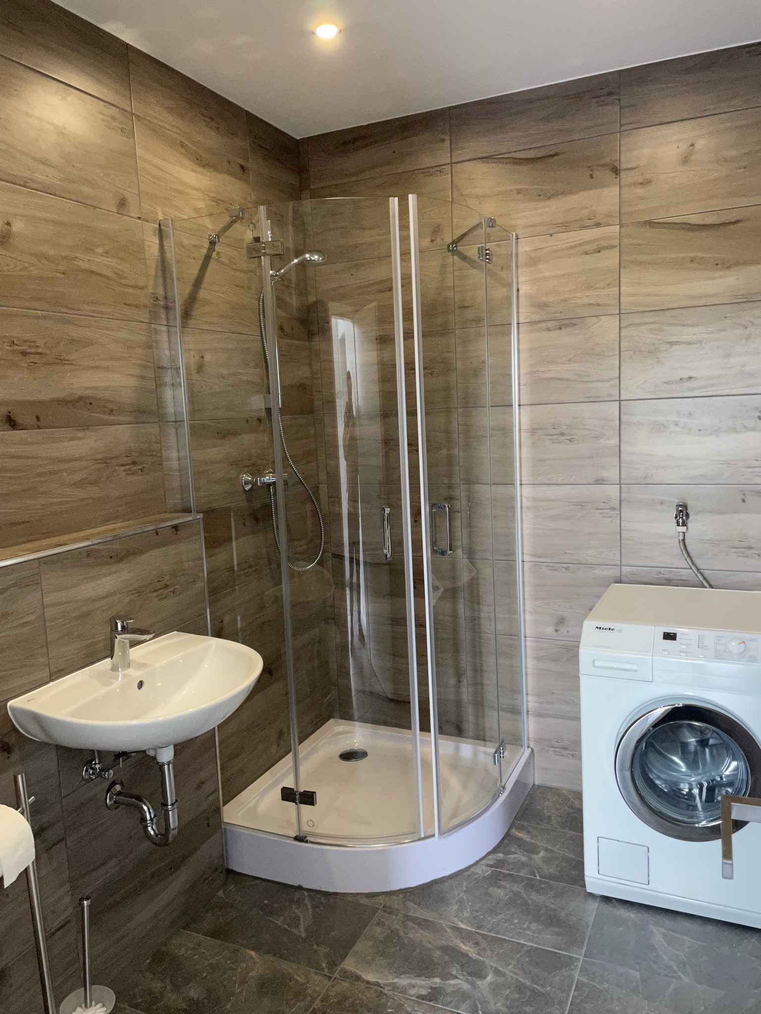 Monteurwohnung - Heinzenbach - Luxus Unterkunft Monteurwohnung