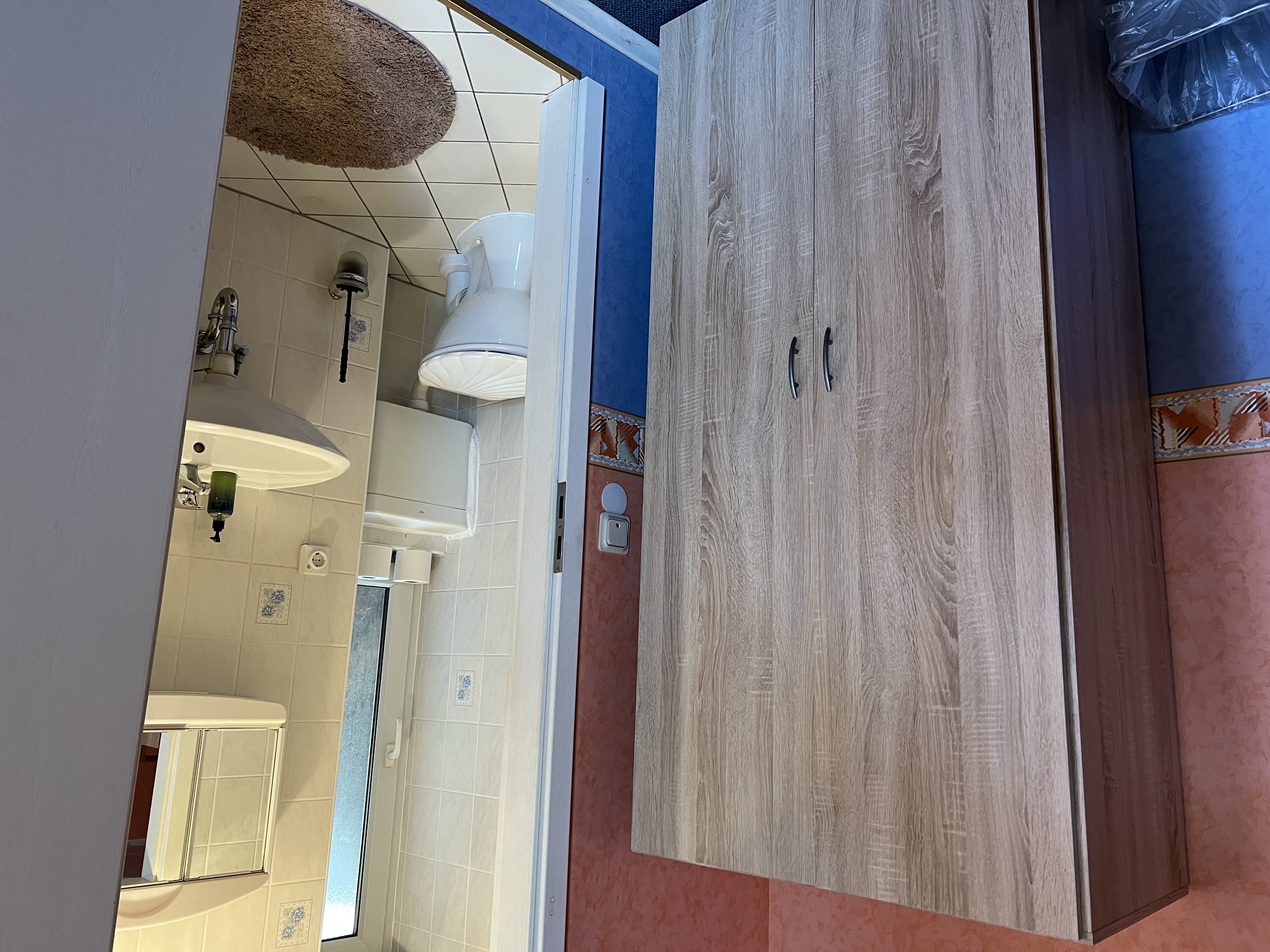 Monteurzimmer: Bad - Monteurzimmer, Ferien Appartements Dolgesheim