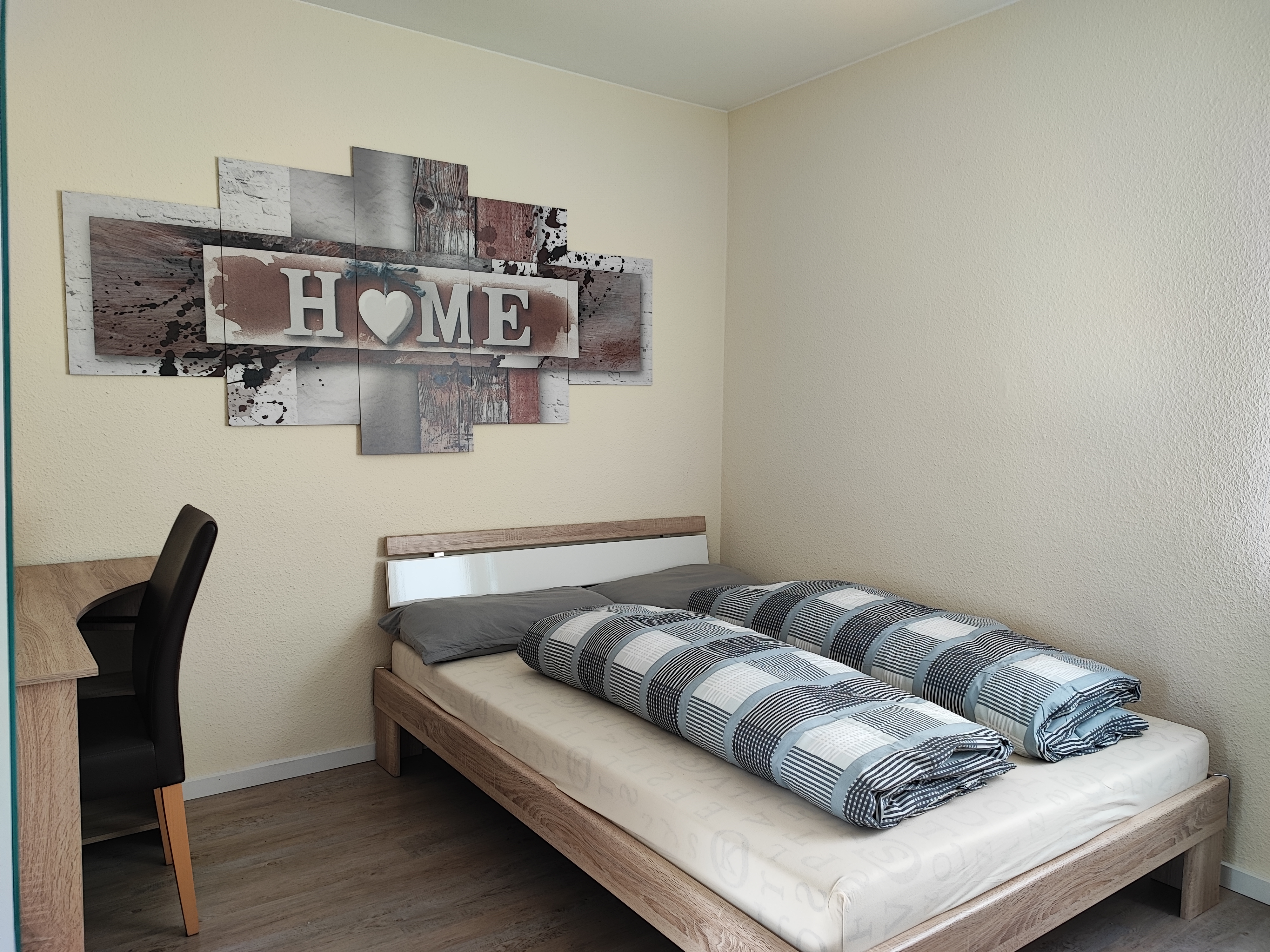 Monteurwohnung - PLZ 78259 (Deutschland) - Doppelbett 140X200 - Ruhiges Ein-Mannzimmer