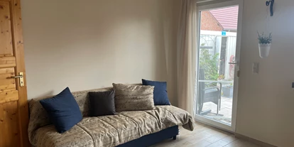 Monteurwohnung - PLZ 39524 (Deutschland) - Wohnzimmer mit Schlafsofa  - Ferienwohnung Käthchen