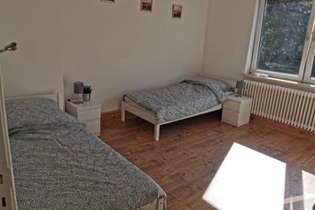 Monteurzimmer: Schlafzimmer - 1A Wohnung - eigene Küche & Bad