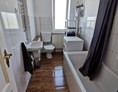 Monteurzimmer: Badezimmer - 1A Wohnung - eigene Küche & Bad