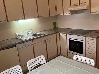 Monteurwohnung - Art der Unterkunft: Apartment - Österreich - Gemeinschaftsküche der Arbeiterwohnung in  Dobl-Zwaring. - Azra Sinanovic