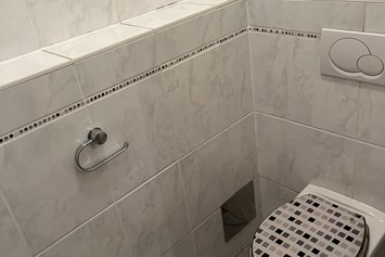 Monteurzimmer: Separates WC in der Monteurwohnung in Dobl-Zwaring. - Azra Sinanovic
