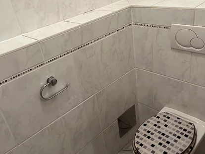 Monteurwohnung - Art der Unterkunft: Apartment - Österreich - Separates WC in der Monteurwohnung in Dobl-Zwaring. - Azra Sinanovic