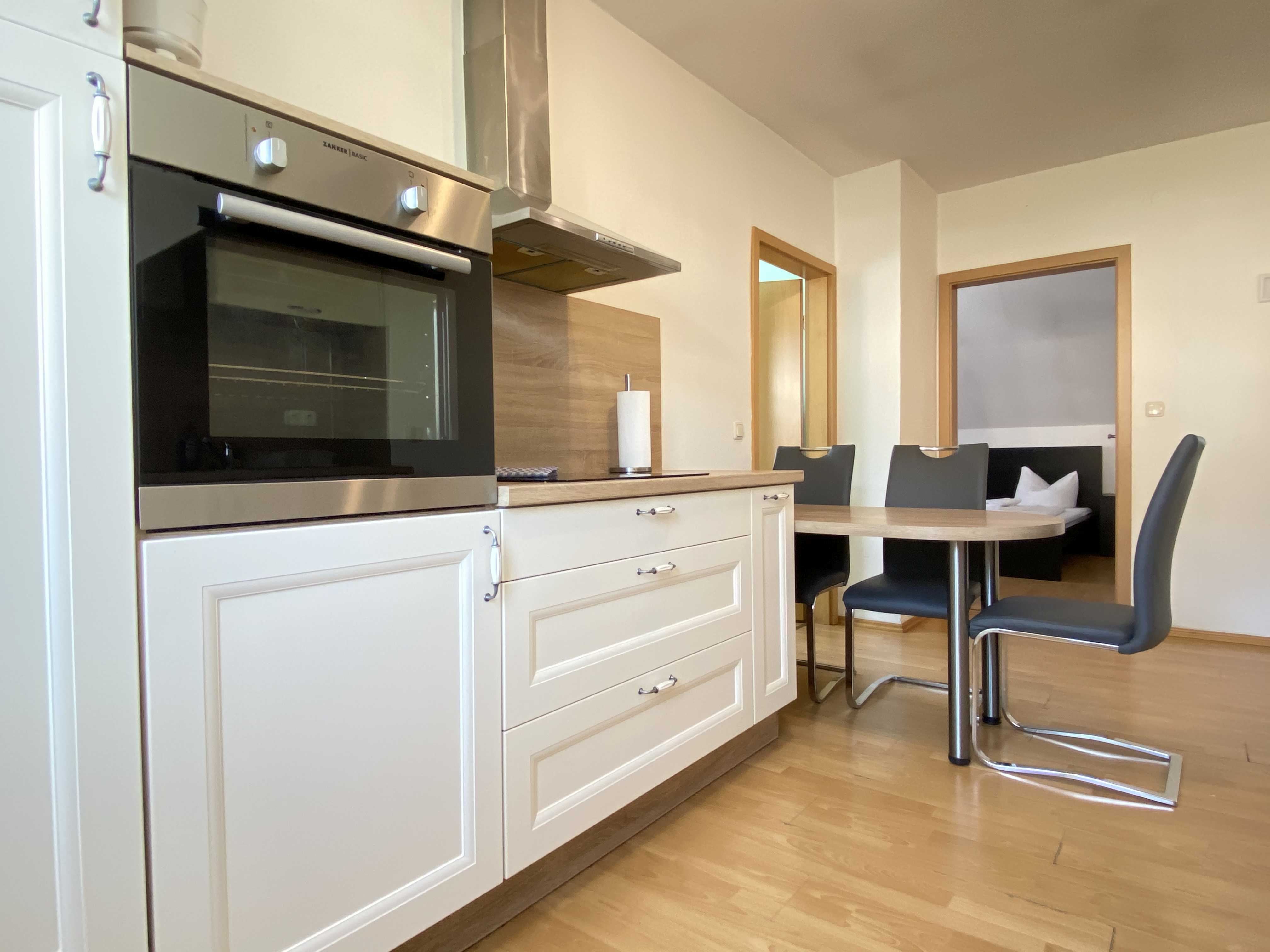 Monteurwohnung - Schwandorf - Küche - (SAD131) Liebevoll eingerichtete Monteurwohnung