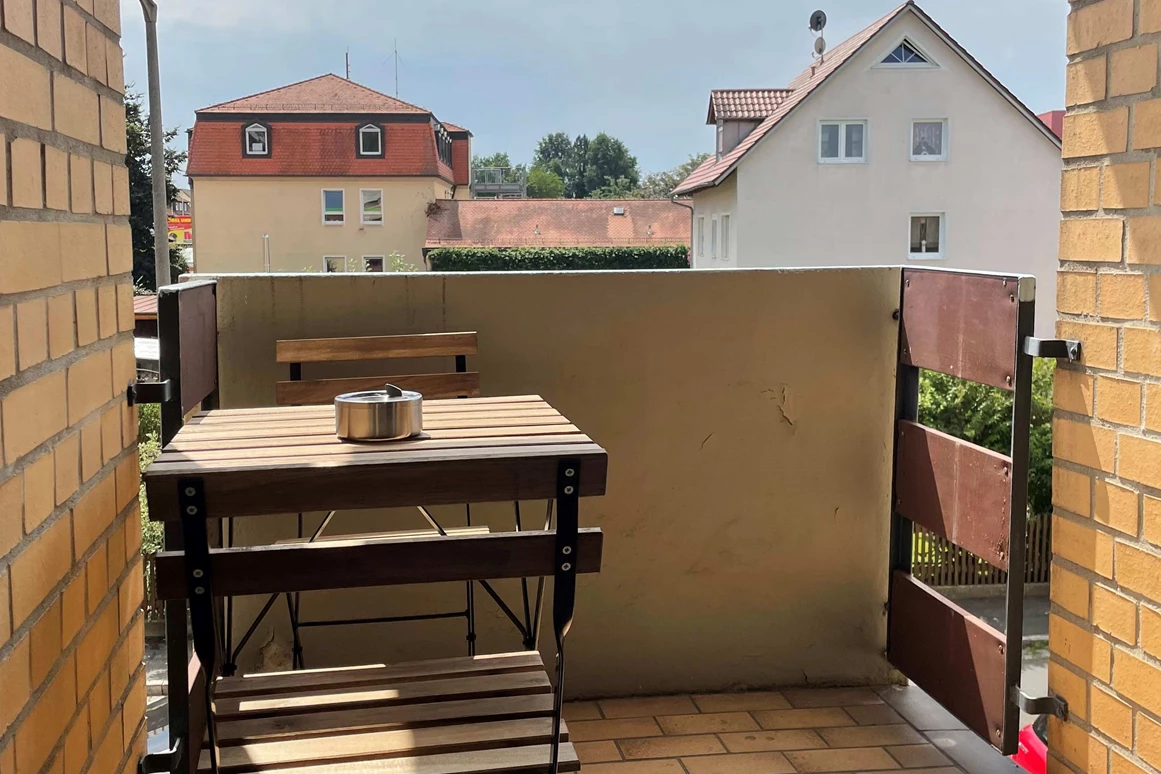 Monteurzimmer: Balkon - Gut geschnittene Monteurwohnung mit Balkon (SAD161)