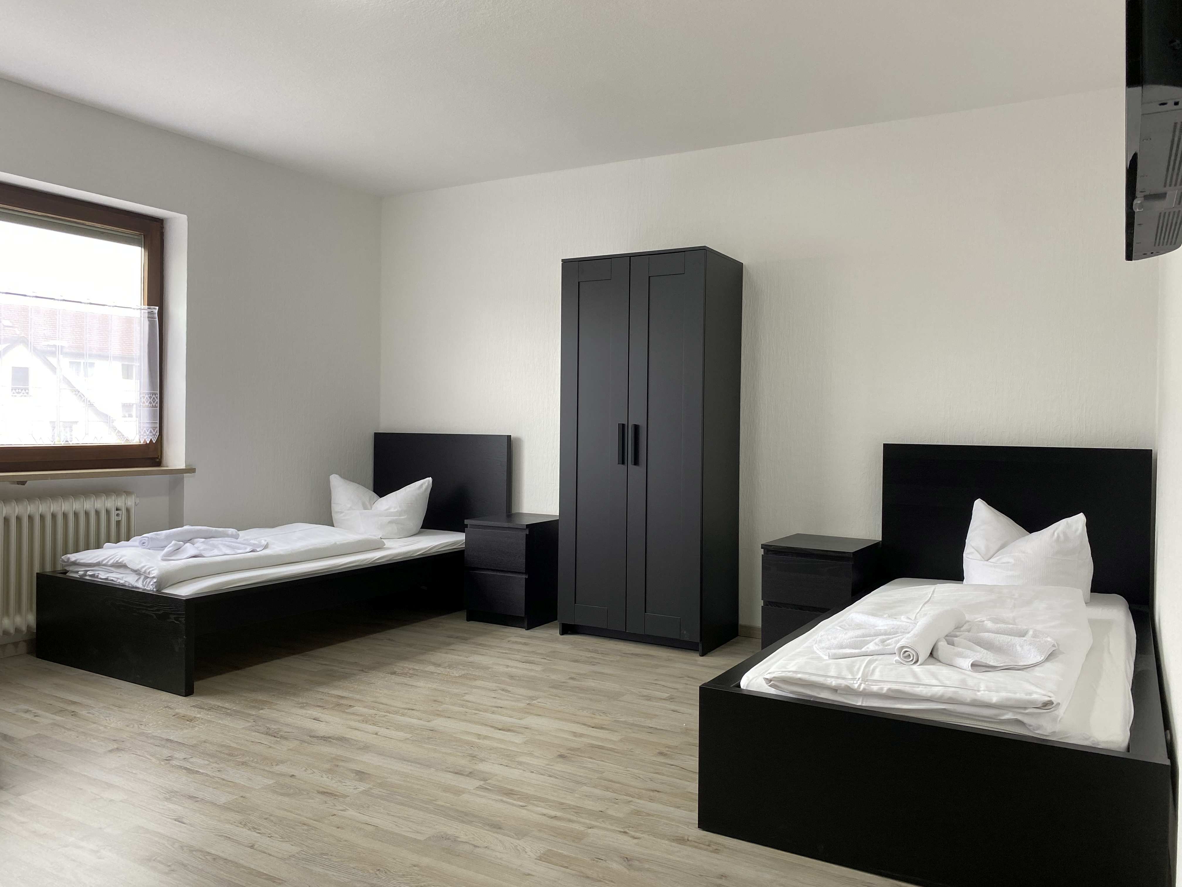 Monteurwohnung - Schwandorf - Schlafzimmer - Komfortable Monteurwohnung (SAD201)