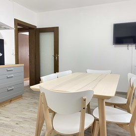 Monteurzimmer: Essbereich, Küche - Komfortable Monteurwohnung (SAD201)
