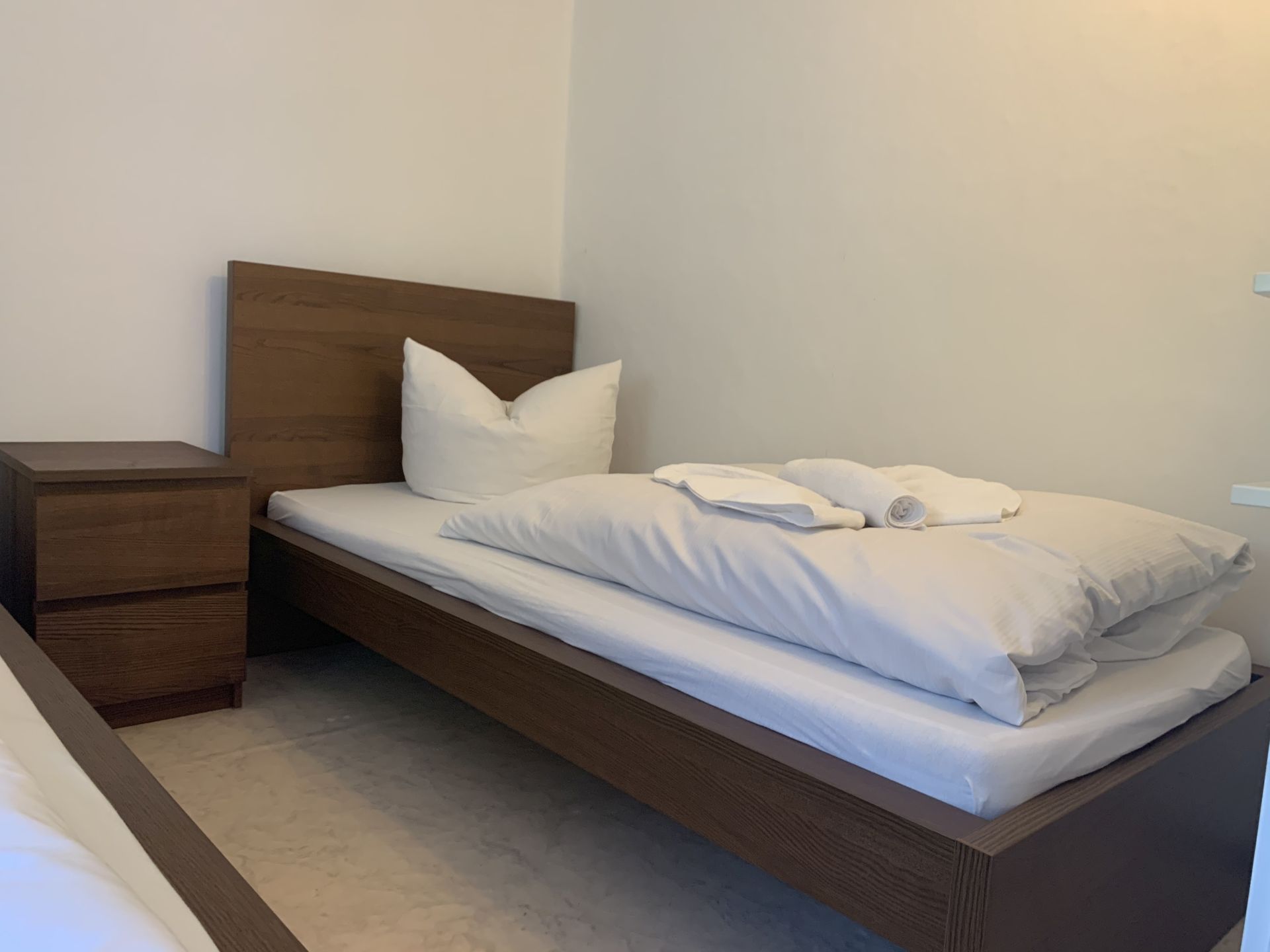 Monteurwohnung - Einzelbetten - Bayern - Schlafzimmer - Monteurwohnung / Übergangswohnung (TEU101)