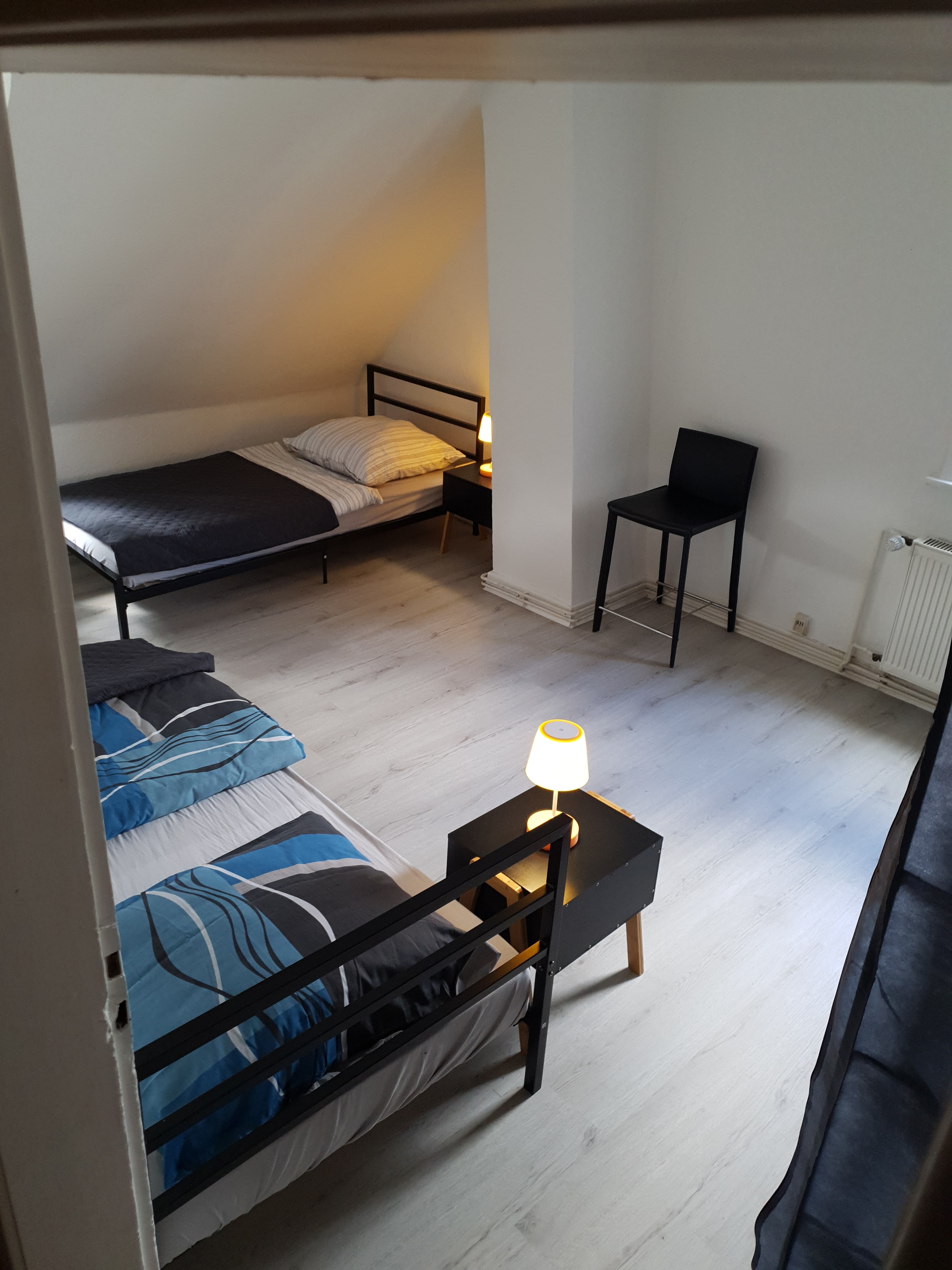 Monteurzimmer: Zwei Einzelbetten - Beata Holz