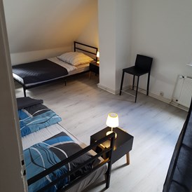 Monteurzimmer: Zwei Einzelbetten - Beata Holz