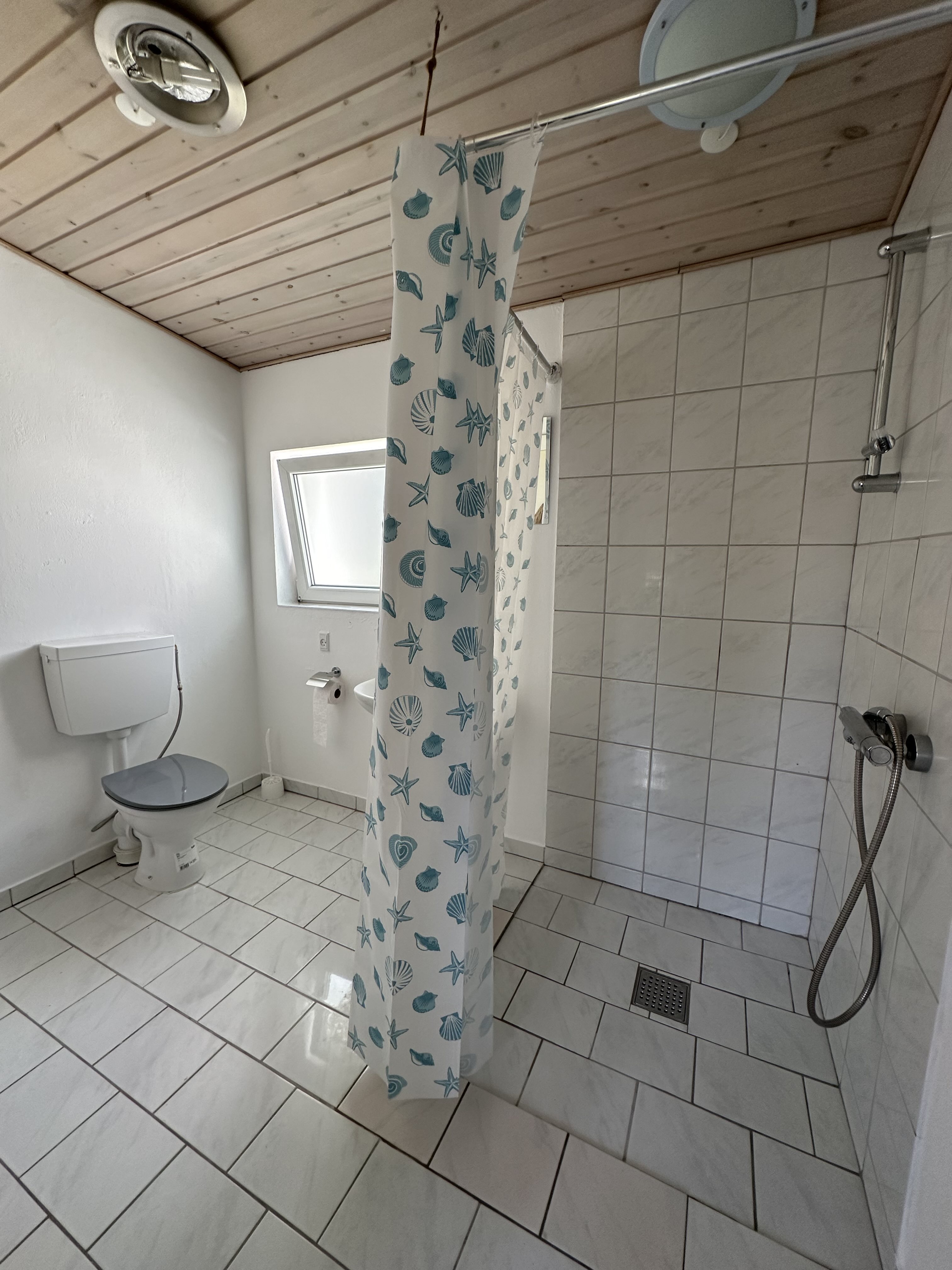 Monteurzimmer: Bad - Super Monteurhaus bis 12 Personen