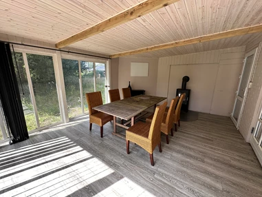 Monteurzimmer: Esszimmer mit Kamin - Super Monteurshaus bis 12 Personen