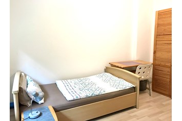 Monteurzimmer: Schlafzimmer einzeln, single bedroom - Top Wohnungen möbliert in Mönchengladbach, Viersen, Krefeld