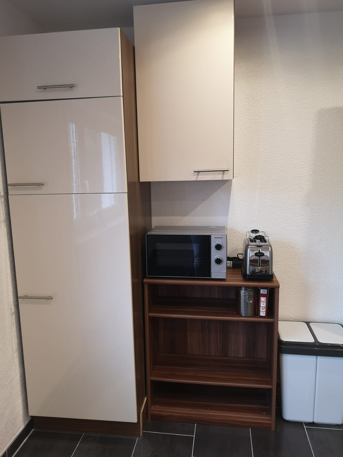 Monteurwohnung: Kühlschrank - Monteurwohnung Wald-Erlenbach