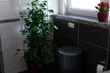 Monteurzimmer: WC Bad Wohnung DG - Ferienwohnung Hahn in Fulda