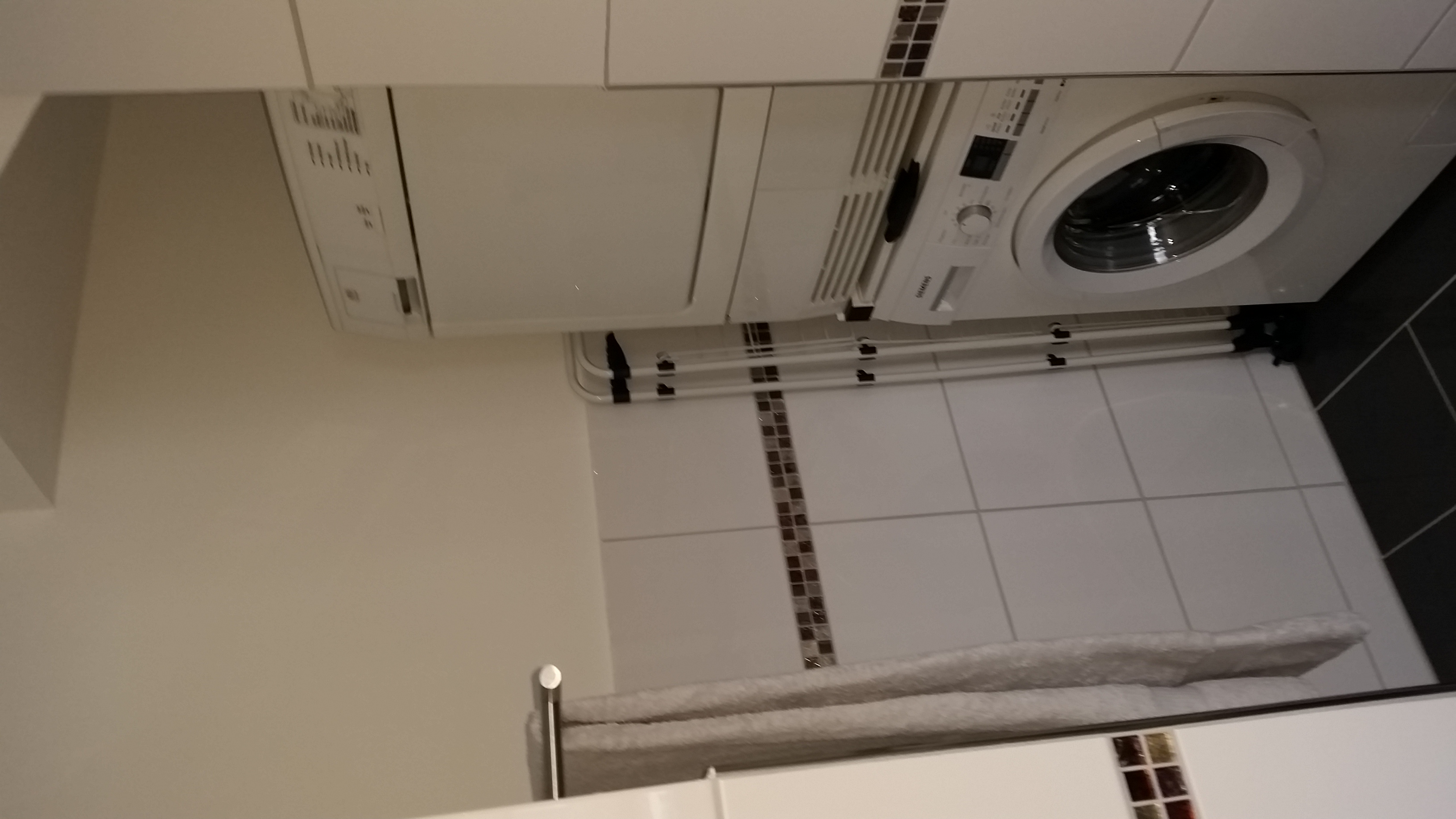 Monteurzimmer: Waschmaschine und Trockner  Wohnung DG - Ferienwohnung Hahn in Fulda