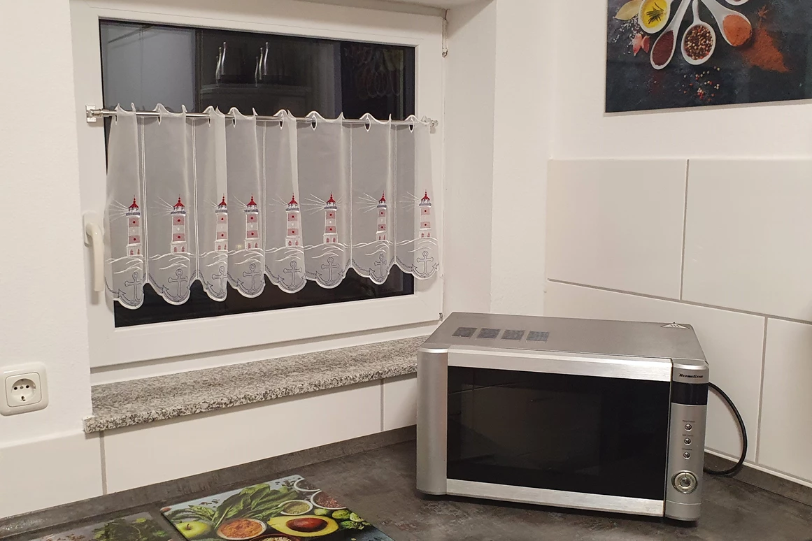 Monteurzimmer: Küche Wohnung DG - Ferienwohnung Hahn in Fulda